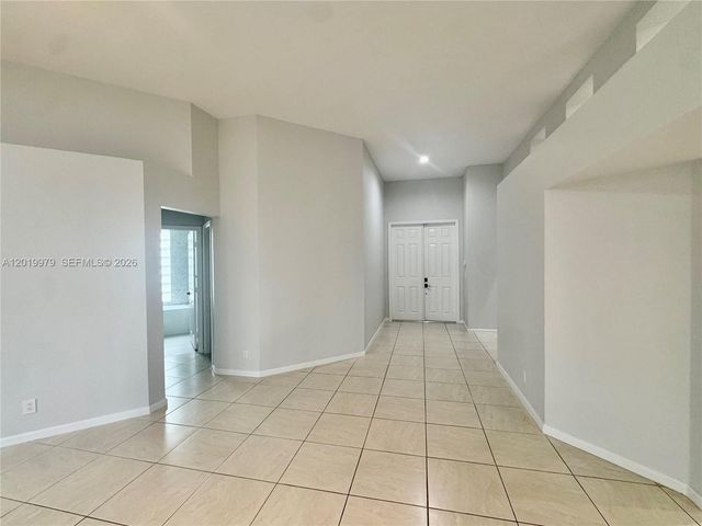 2525 Bay Pointe Court, Weston, FL 33327