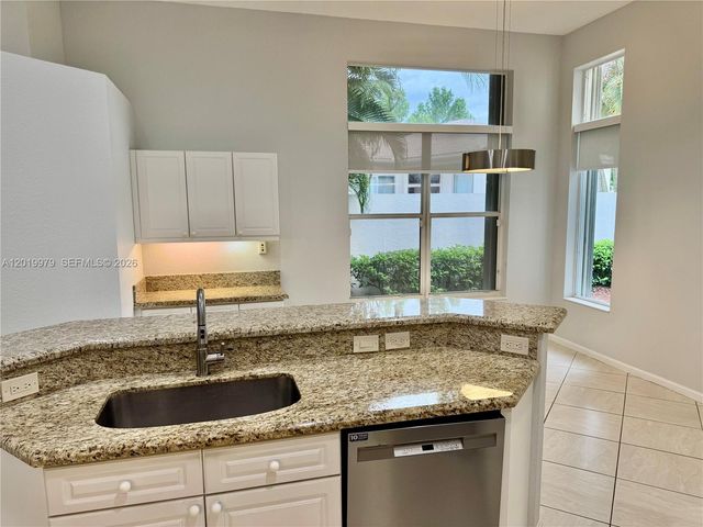 2525 Bay Pointe Court, Weston, FL 33327