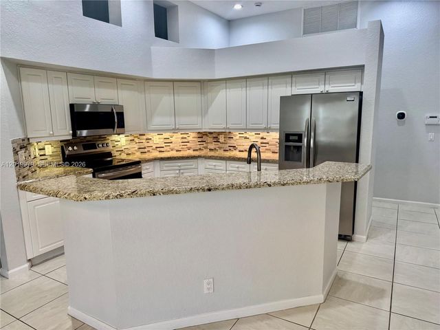 2525 Bay Pointe Court, Weston, FL 33327