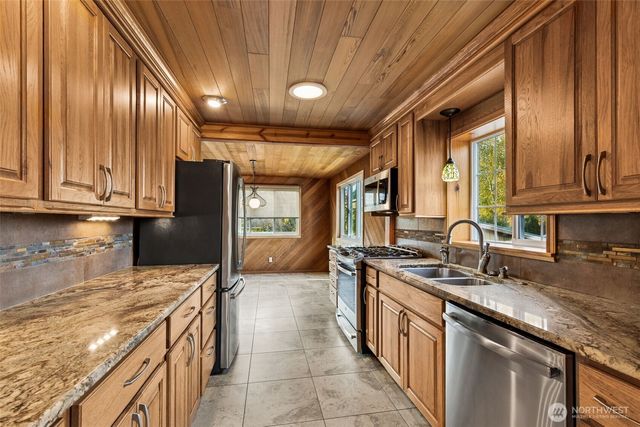 12011 67th Avenue S, Seattle, WA 98178