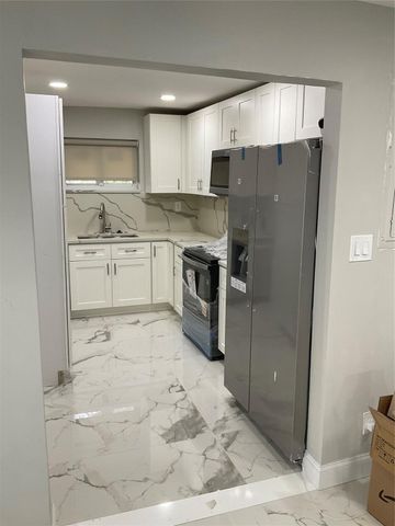 642 NW 14th Way, Fort Lauderdale, FL 33311