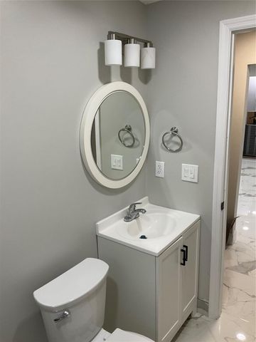 642 NW 14th Way, Fort Lauderdale, FL 33311