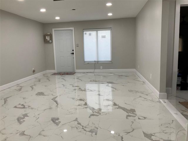 642 NW 14th Way, Fort Lauderdale, FL 33311