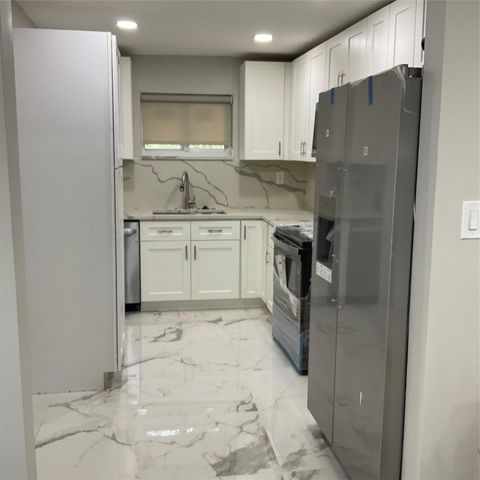 642 NW 14th Way, Fort Lauderdale, FL 33311