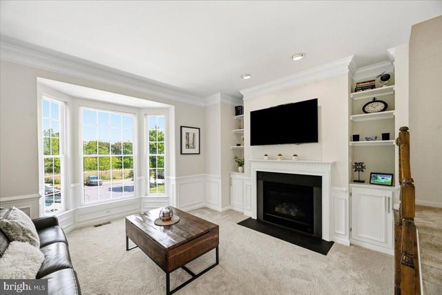25091 GUNNERY SQ, Chantilly, VA 20152