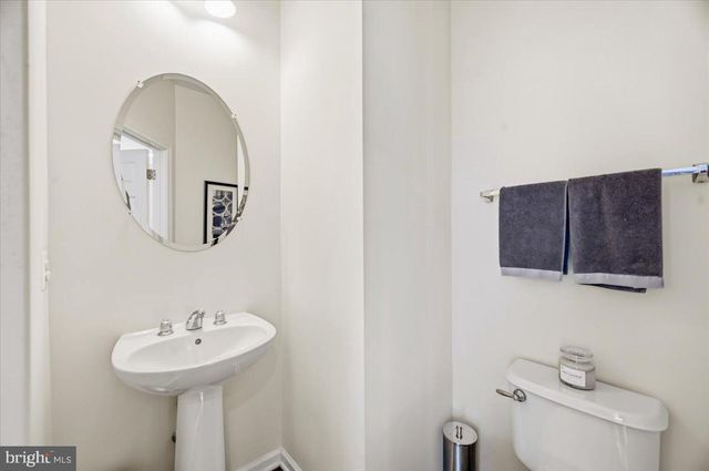 25091 GUNNERY SQ, Chantilly, VA 20152