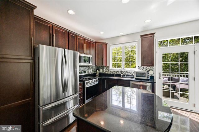 25091 GUNNERY SQ, Chantilly, VA 20152