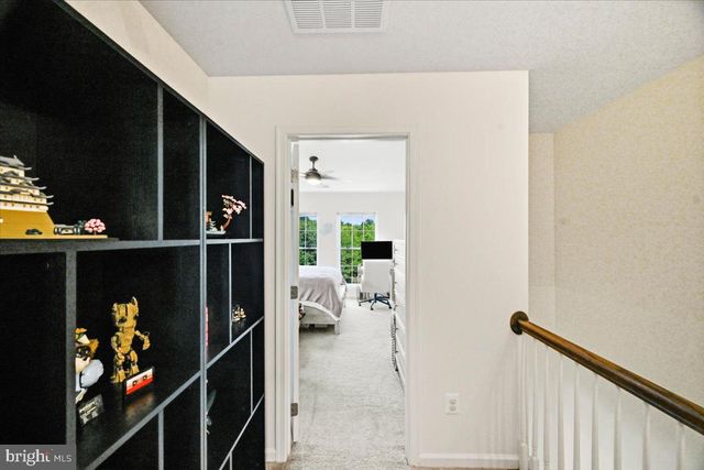 25091 GUNNERY SQ, Chantilly, VA 20152