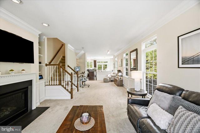 25091 GUNNERY SQ, Chantilly, VA 20152