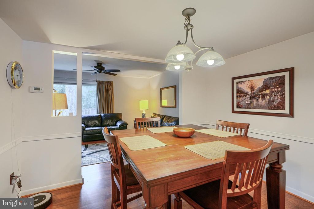 Image 11 of property listing at 34 CASTLEBAR CT, Lutherville Timonium, MD 21093