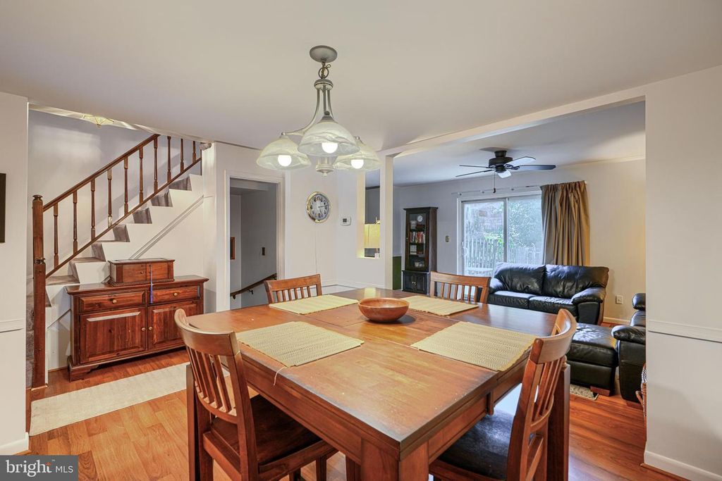 Image 12 of property listing at 34 CASTLEBAR CT, Lutherville Timonium, MD 21093