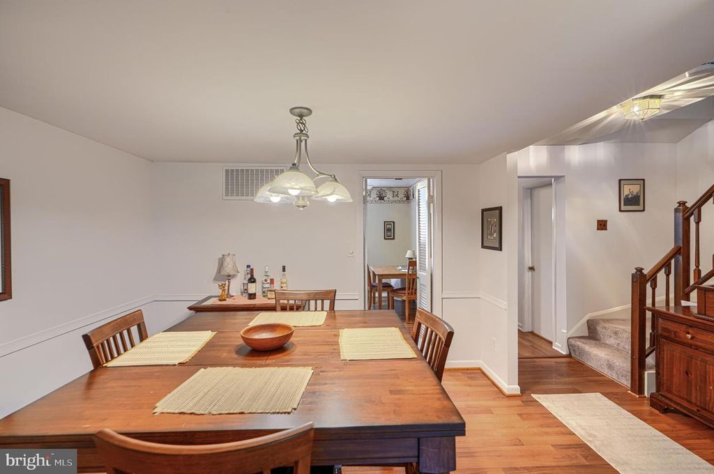 Image 13 of property listing at 34 CASTLEBAR CT, Lutherville Timonium, MD 21093