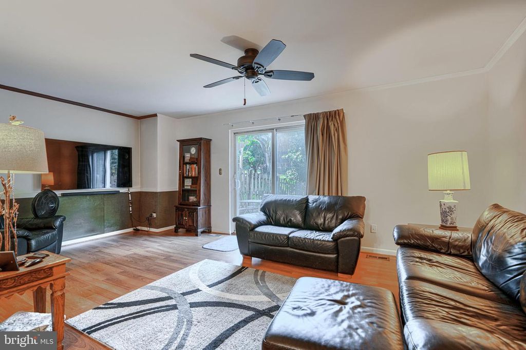 Image 14 of property listing at 34 CASTLEBAR CT, Lutherville Timonium, MD 21093
