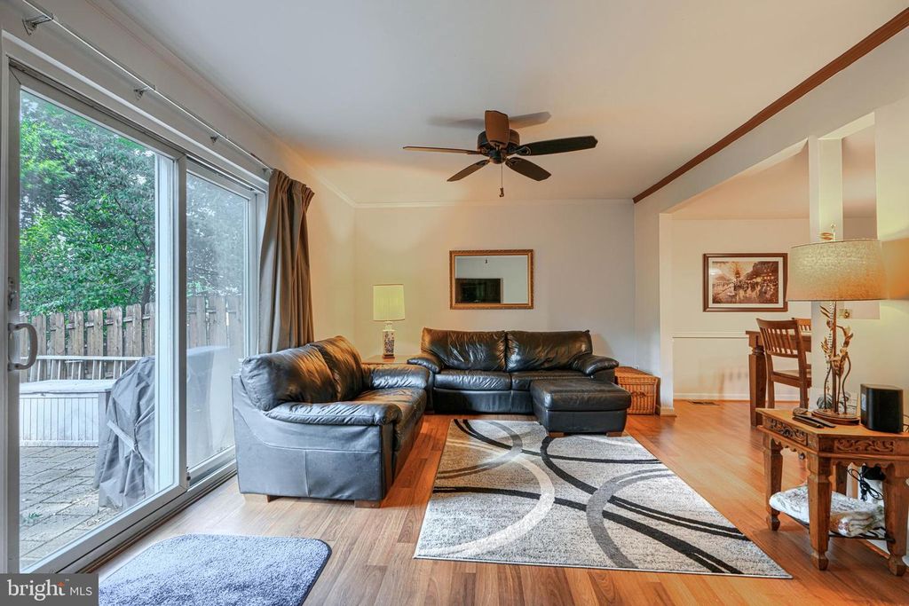 Image 16 of property listing at 34 CASTLEBAR CT, Lutherville Timonium, MD 21093