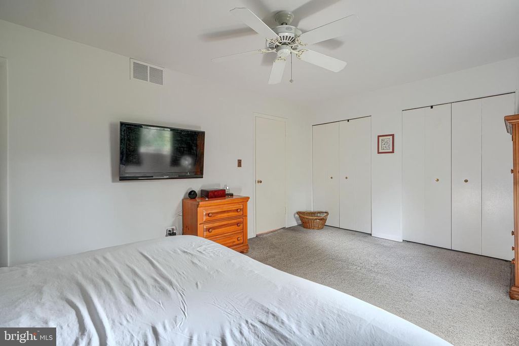 Image 24 of property listing at 34 CASTLEBAR CT, Lutherville Timonium, MD 21093