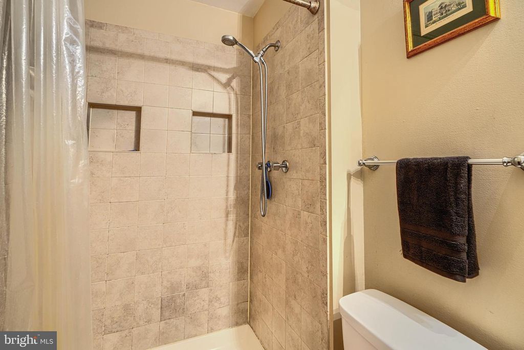 Image 28 of property listing at 34 CASTLEBAR CT, Lutherville Timonium, MD 21093