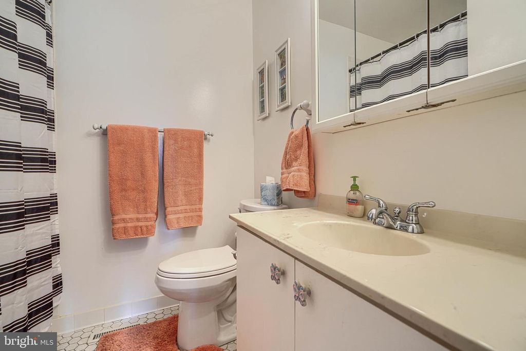 Image 37 of property listing at 34 CASTLEBAR CT, Lutherville Timonium, MD 21093
