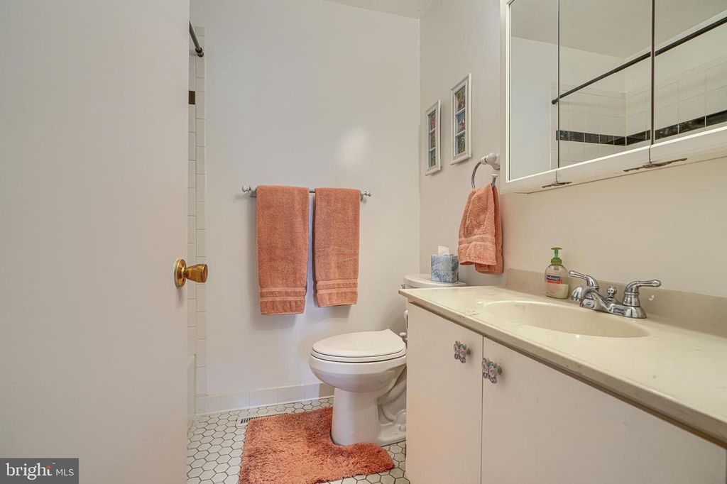 Image 38 of property listing at 34 CASTLEBAR CT, Lutherville Timonium, MD 21093