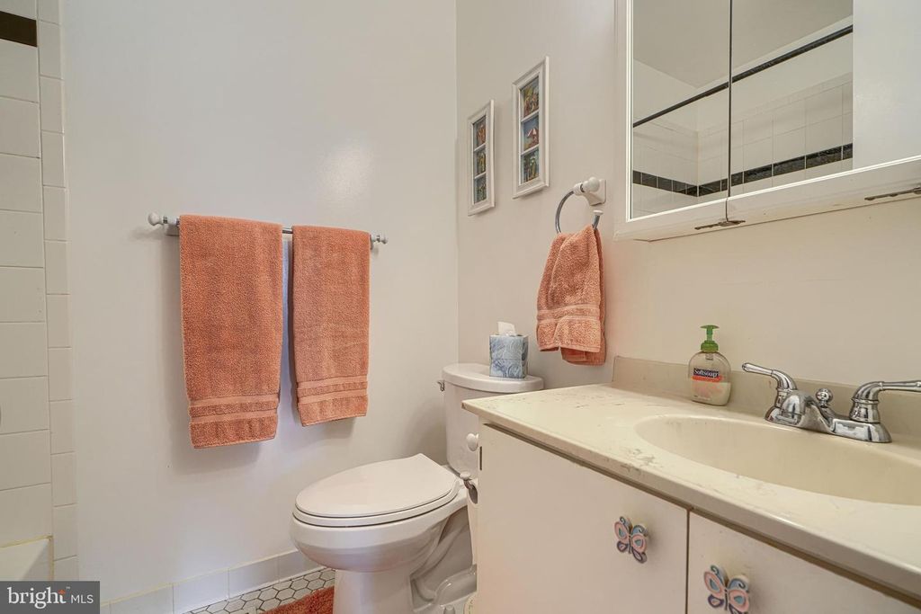Image 39 of property listing at 34 CASTLEBAR CT, Lutherville Timonium, MD 21093