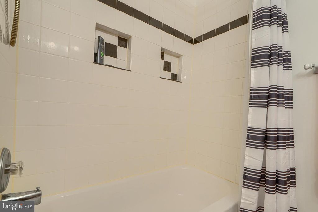 Image 40 of property listing at 34 CASTLEBAR CT, Lutherville Timonium, MD 21093