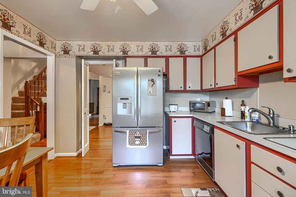 Image 9 of property listing at 34 CASTLEBAR CT, Lutherville Timonium, MD 21093