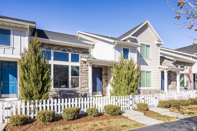 1055 S PAINTED HORSE LN, Bluffdale, UT 84065