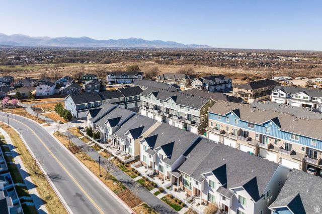 1055 S PAINTED HORSE LN, Bluffdale, UT 84065