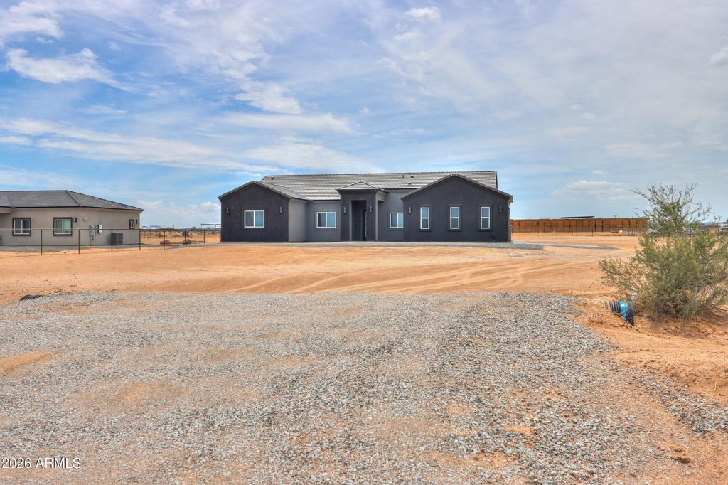 43501 W Carefree Place, Maricopa, AZ 85138 — photo 2