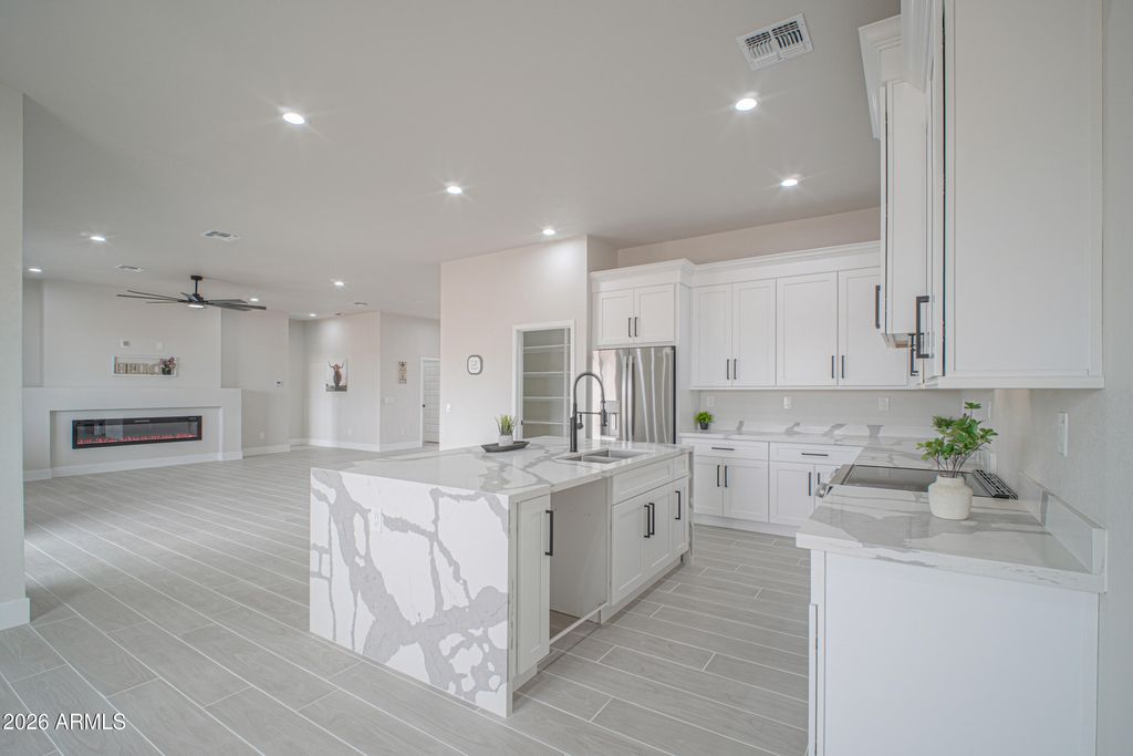 43501 W Carefree Place, Maricopa, AZ 85138 — photo 4