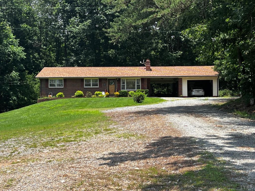 34881 U S Highway N 29, Gretna, VA 24557