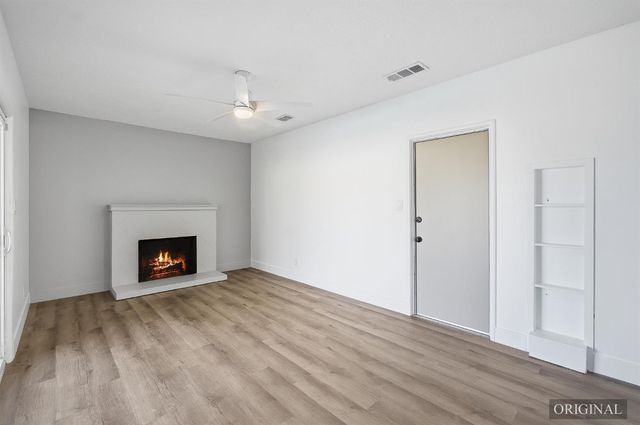 821 W Fairmont Avenue, Clovis, CA 93612