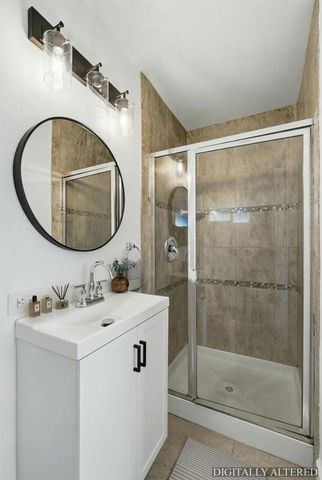 821 W Fairmont Avenue, Clovis, CA 93612