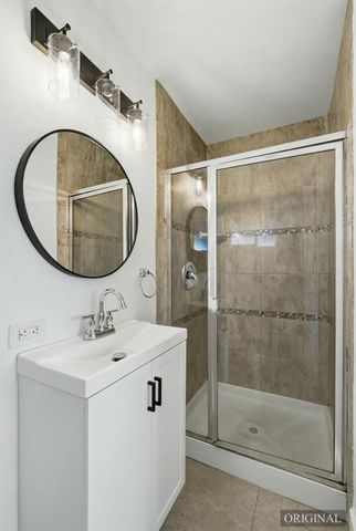 821 W Fairmont Avenue, Clovis, CA 93612