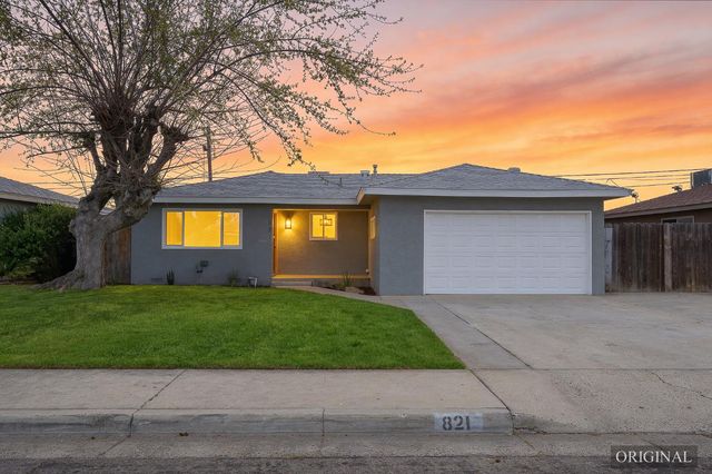 821 W Fairmont Avenue, Clovis, CA 93612