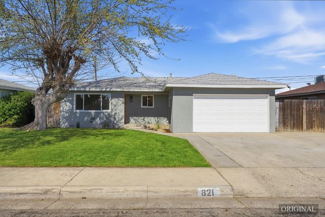 821 W Fairmont Avenue, Clovis, CA 93612