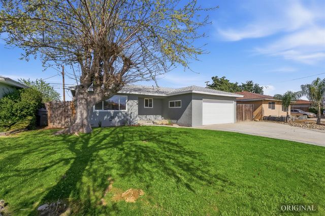 821 W Fairmont Avenue, Clovis, CA 93612