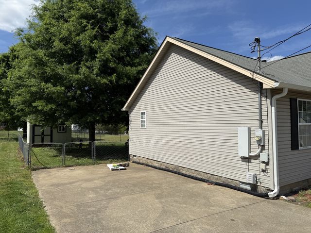 1534 Ridgemont Dr, La Vergne, TN 37086