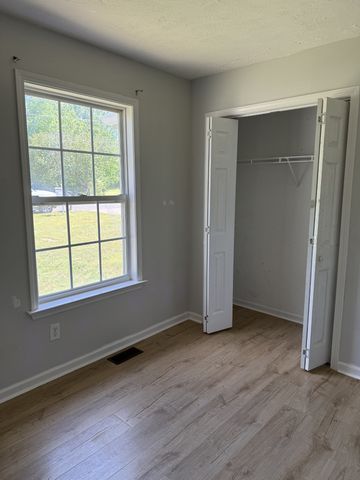 1534 Ridgemont Dr, La Vergne, TN 37086