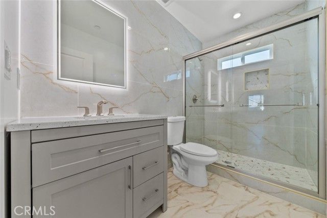 11200 Saticoy Street, Sun Valley (los Angeles), CA 91352