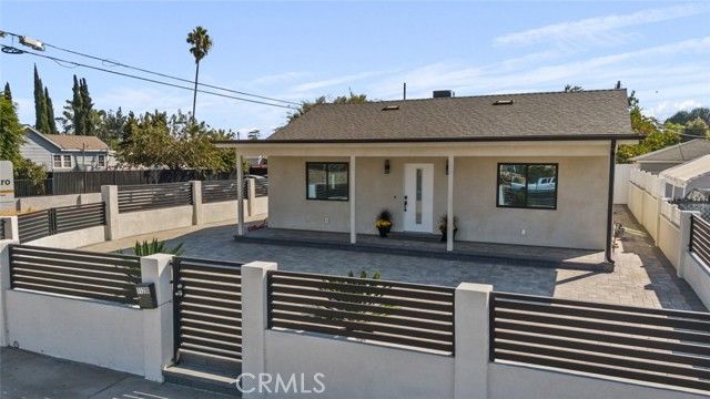 11200 Saticoy Street, Sun Valley (los Angeles), CA 91352