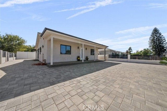 11200 Saticoy Street, Sun Valley (los Angeles), CA 91352