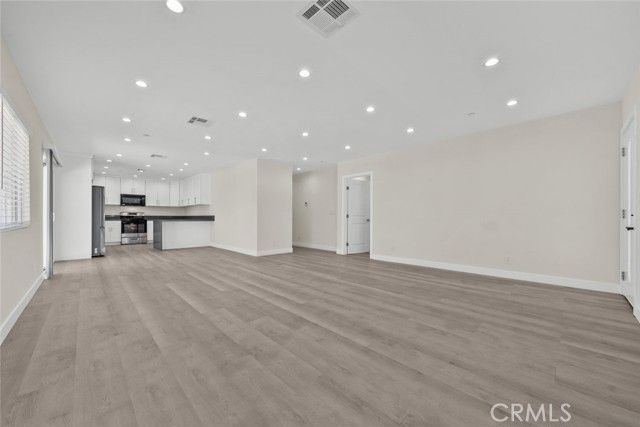 11200 Saticoy Street, Sun Valley (los Angeles), CA 91352