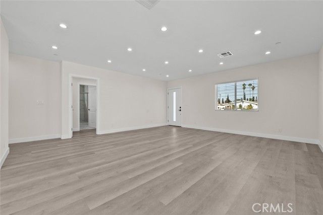 11200 Saticoy Street, Sun Valley (los Angeles), CA 91352