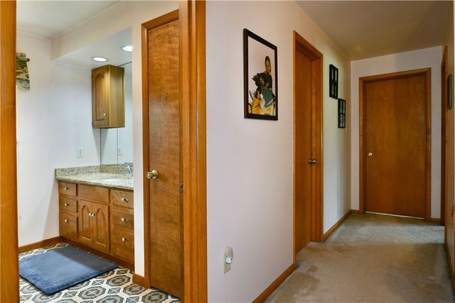 108 Davis Ln, Freedom, PA 15042