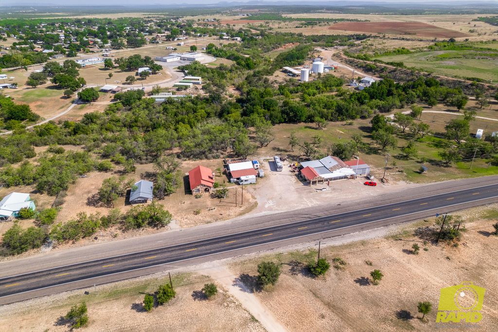 Image 135 of property listing at 425 Highland Park, Robert Lee, TX 76945