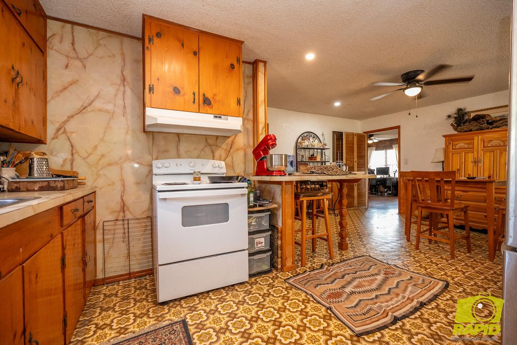 Image 18 of property listing at 425 Highland Park, Robert Lee, TX 76945