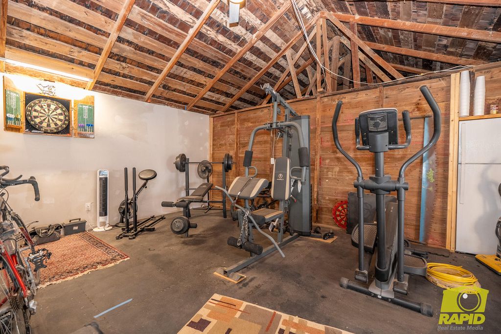 Image 70 of property listing at 425 Highland Park, Robert Lee, TX 76945