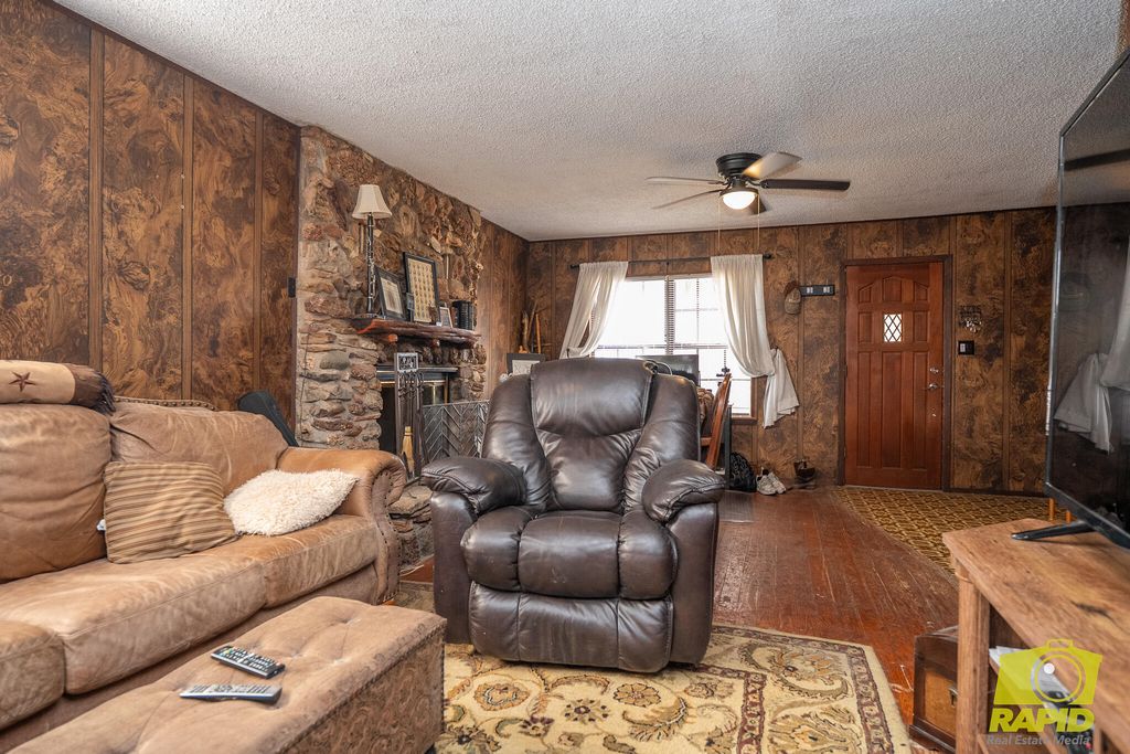 Image 9 of property listing at 425 Highland Park, Robert Lee, TX 76945