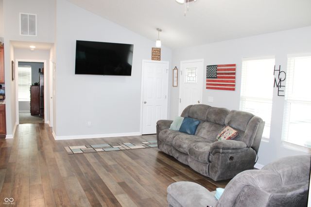 231 High Street, North Vernon, IN 47265