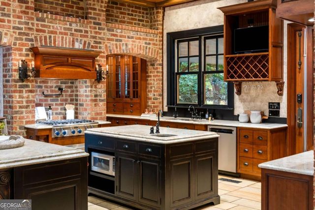 932 Old Mountain Road NW, Marietta, GA 30064